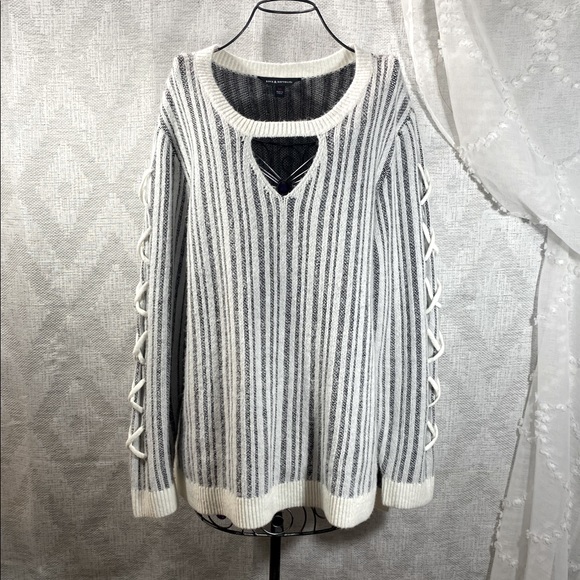 Rock & Republic Sweaters - Rock & Republic striped fuzzy sweater size XL